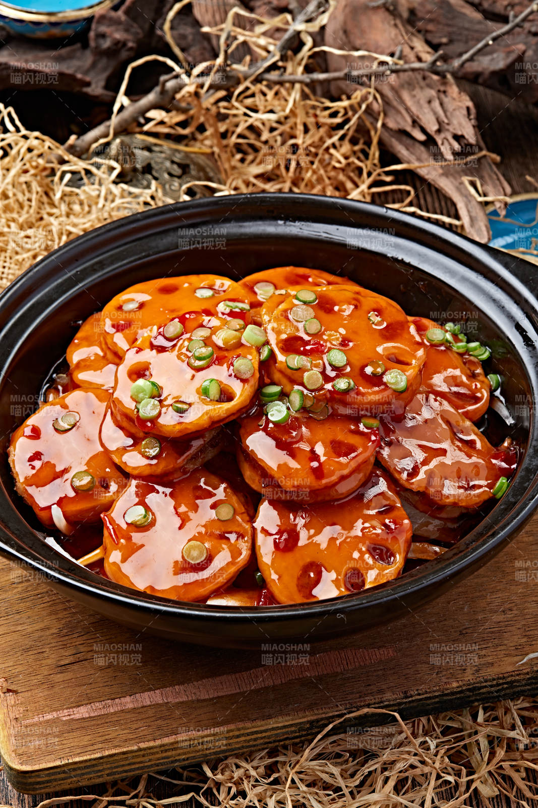 砂锅红焖藕夹煲