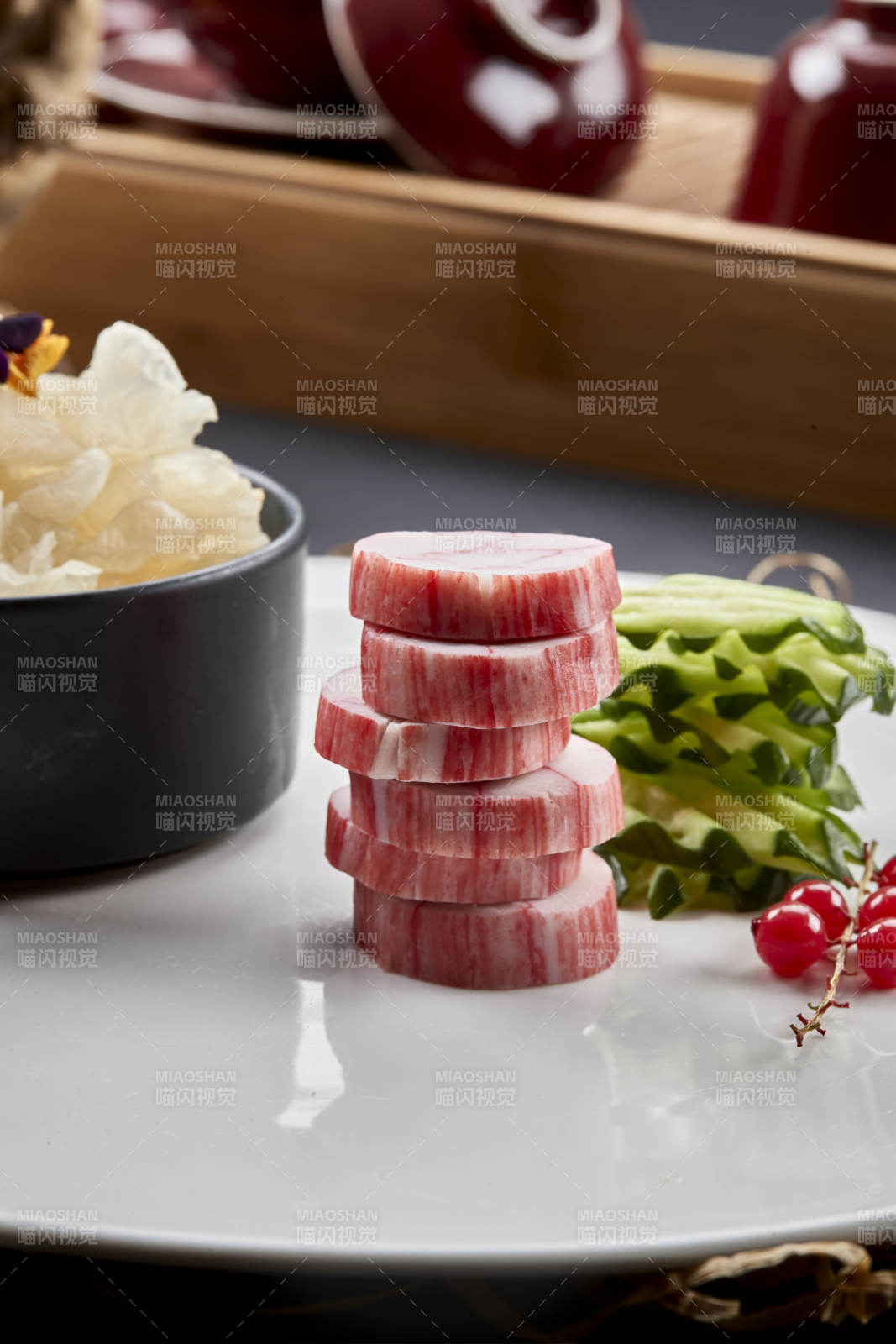 美味涼菜蟹肉卷配撈汁銀耳