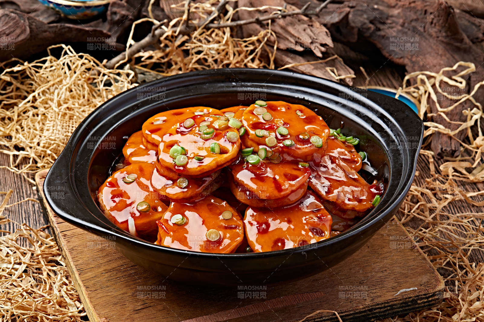 砂锅红焖藕夹煲