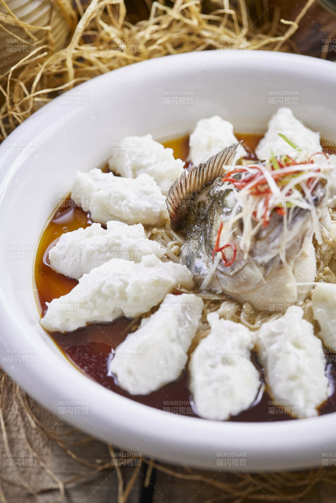 清蒸海鲈鱼肉泥鱼尾图片