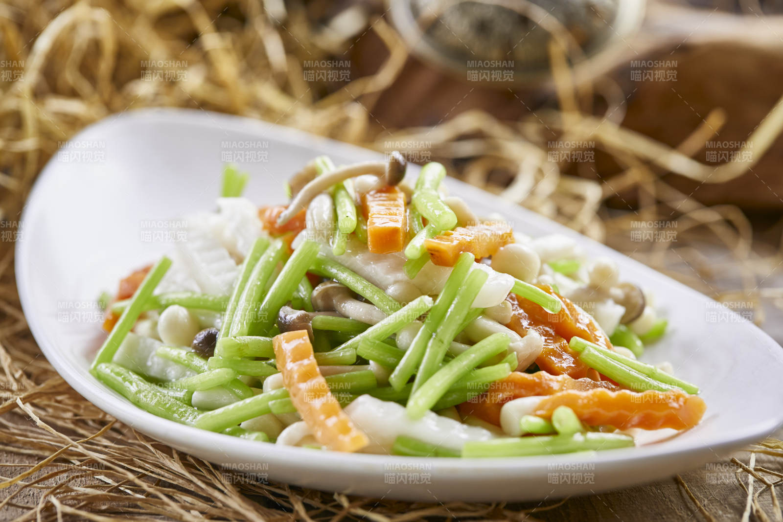 清炒时蔬茼蒿山药胡萝卜海鲜菇