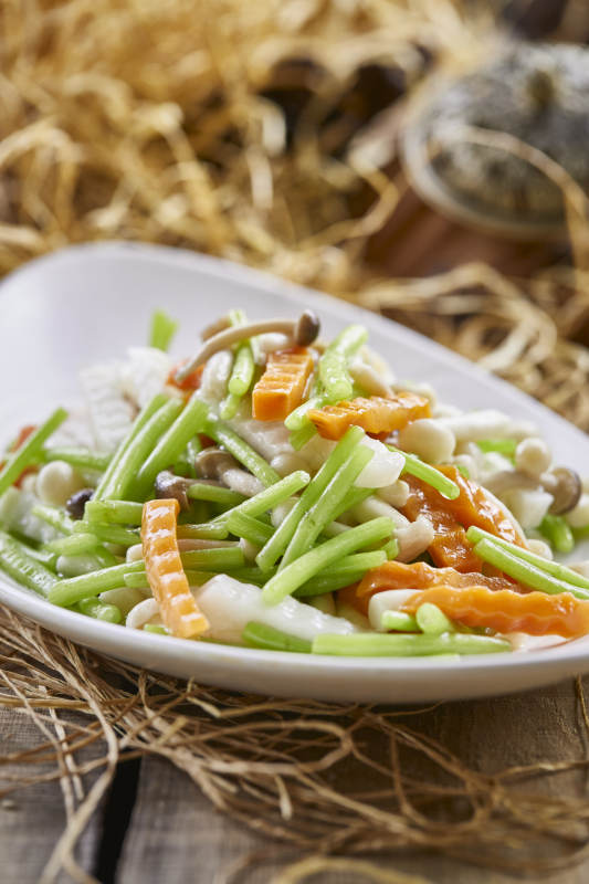 清炒时蔬茼蒿山药胡萝卜海鲜菇