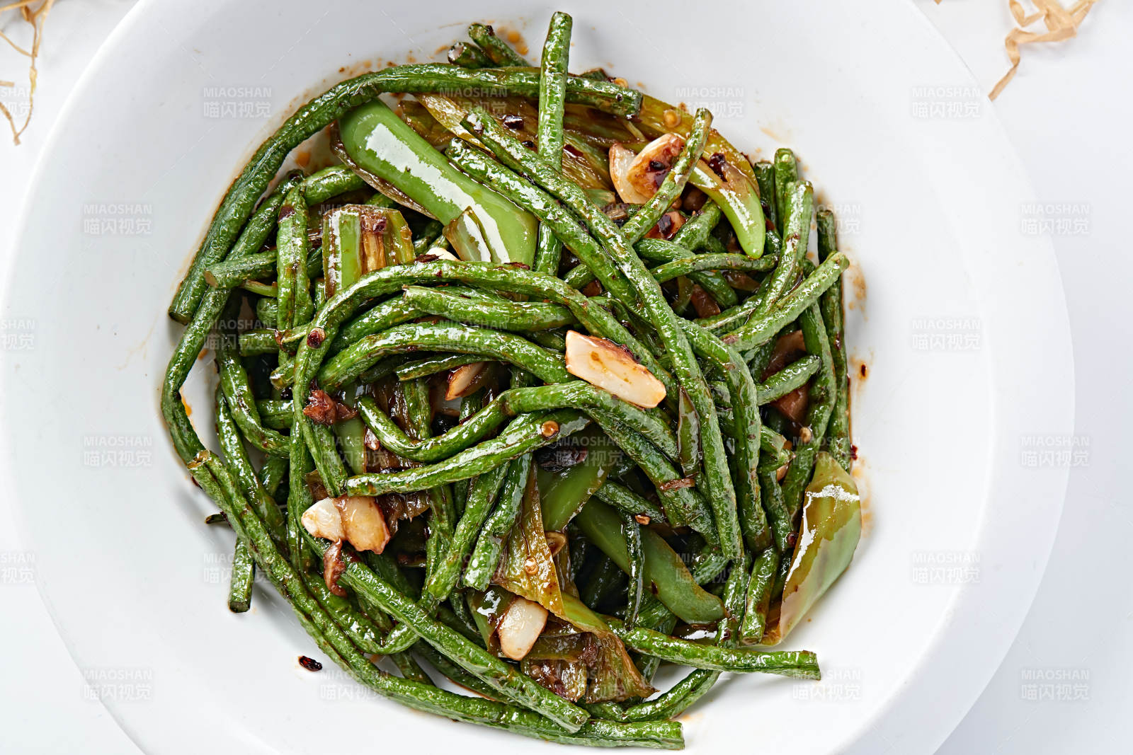 酱爆蒜香杭椒豇豆-摄影图