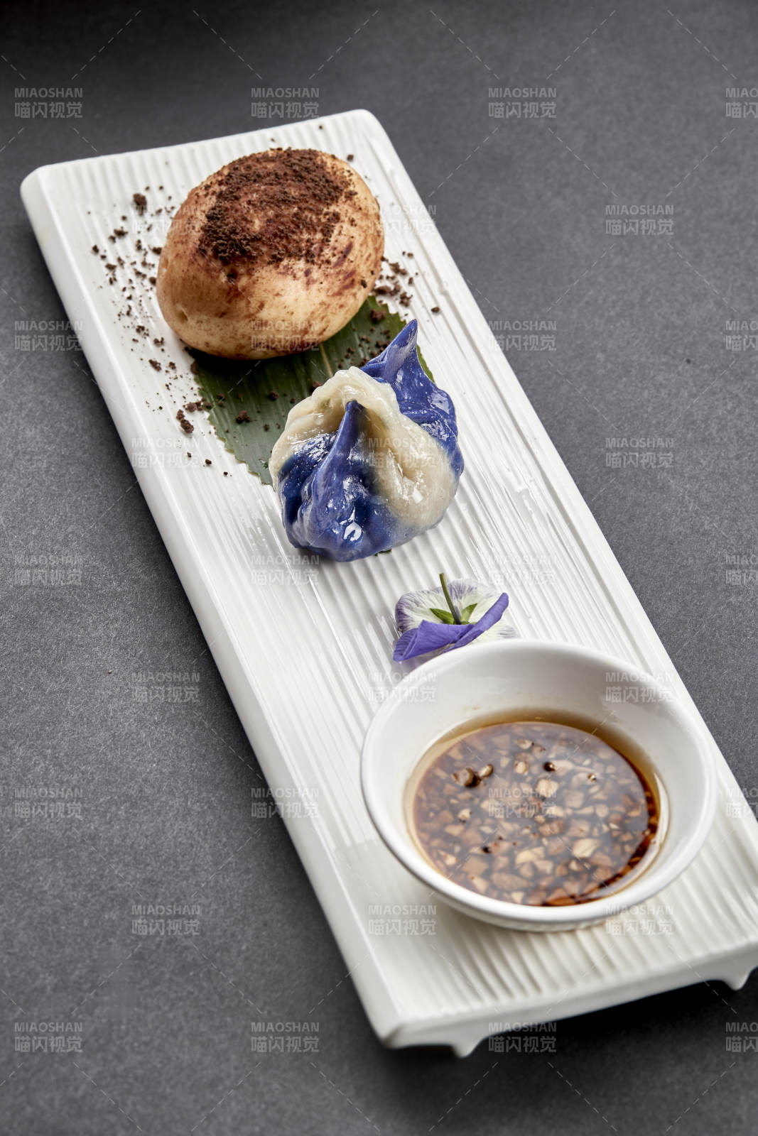 雜糧土豆包配彩色蒸餃