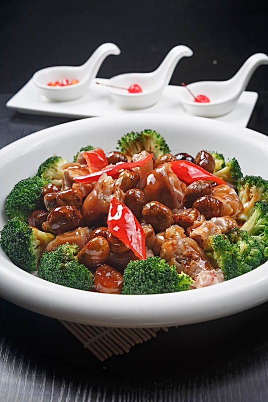 天津板栗焖猪脚