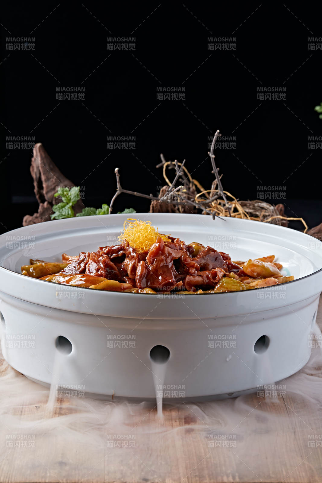 家常醬燉牛筋頭巴腦