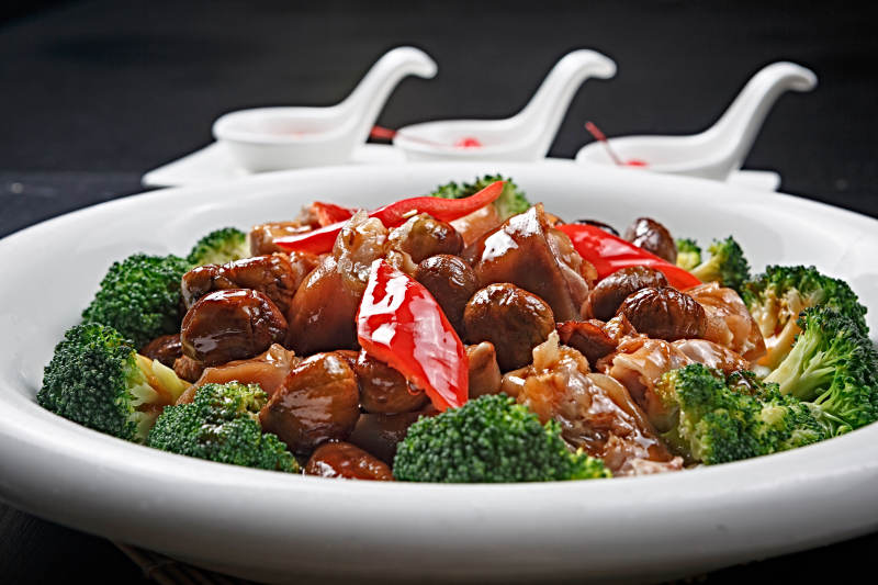 天津板栗焖猪脚