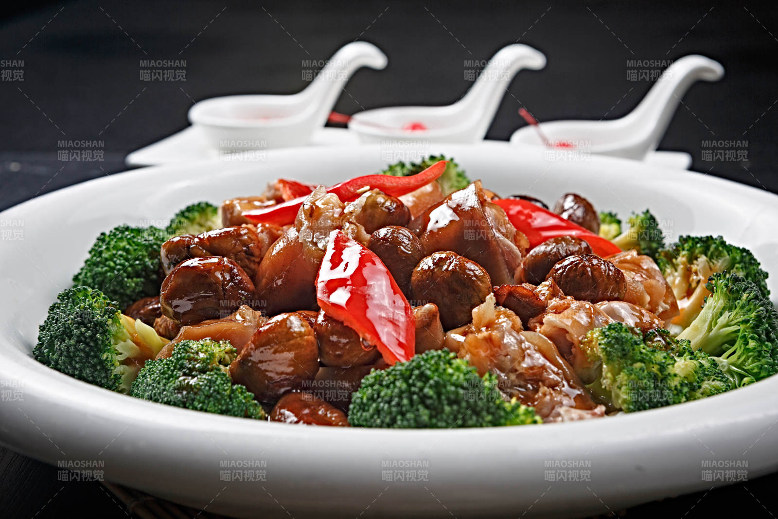 天津板栗焖猪脚