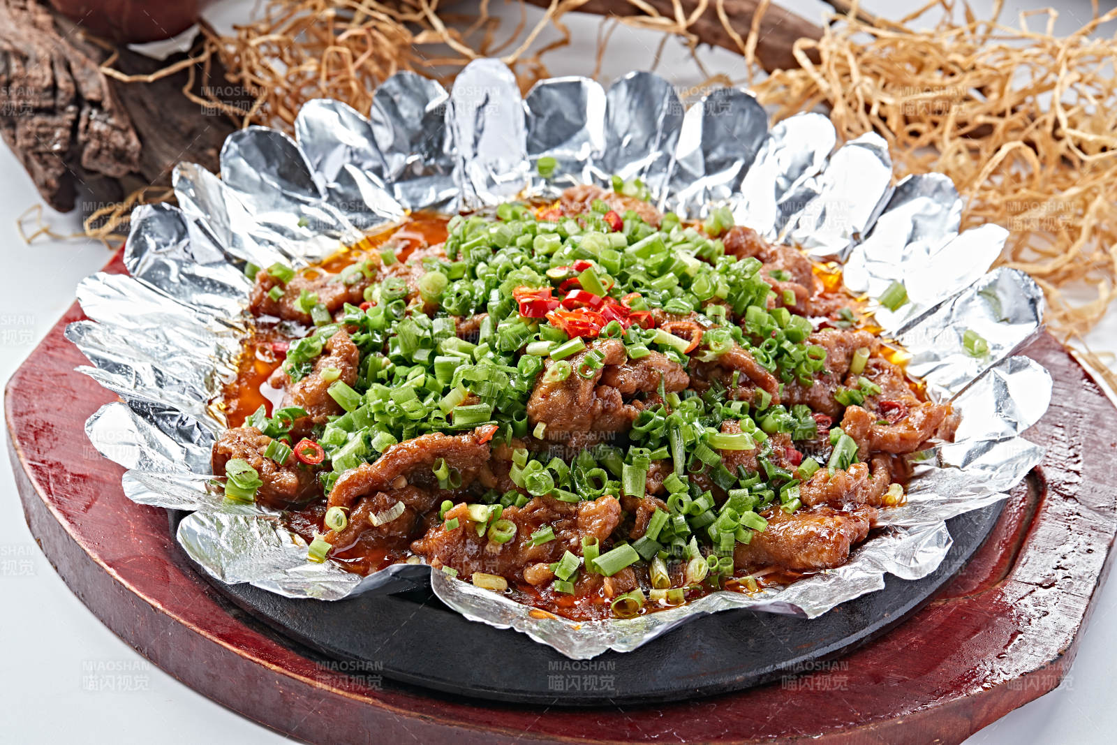 锡纸铁板葱香牛肉