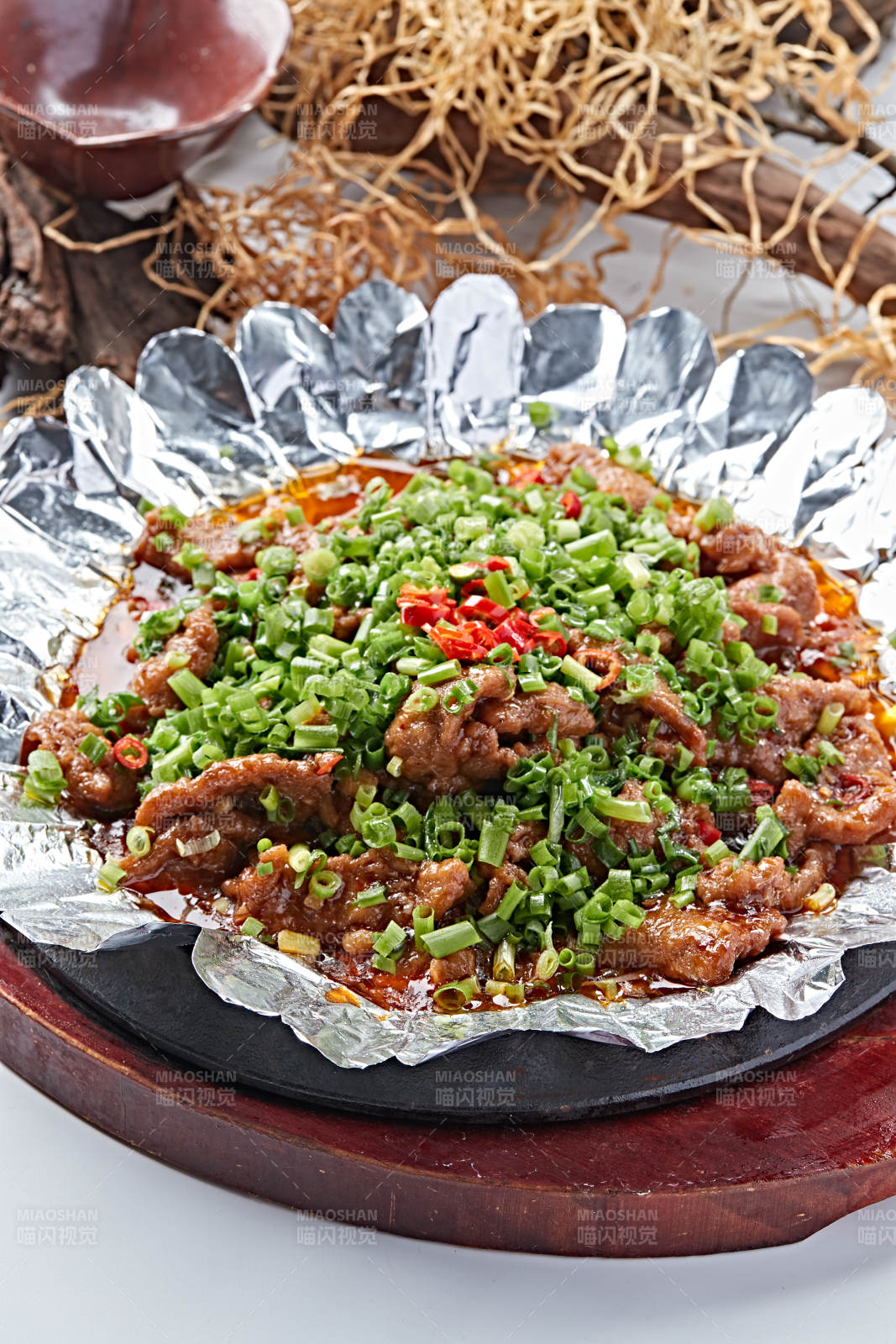 锡纸铁板葱香牛肉