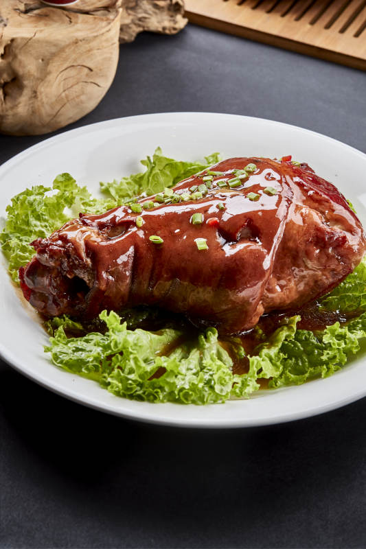 瑶柱带子配红烧猪肘子