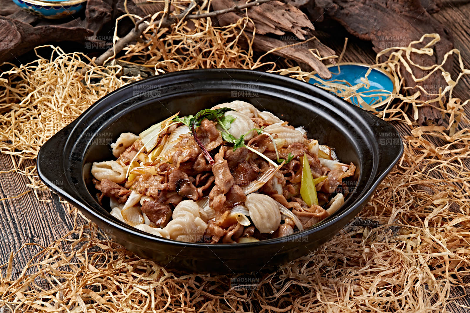 砂锅葱爆羊肉炒猫耳窝窝