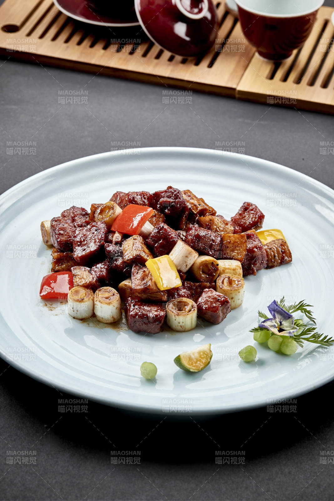 葱烧黑胡椒杏鲍菇牛仔粒