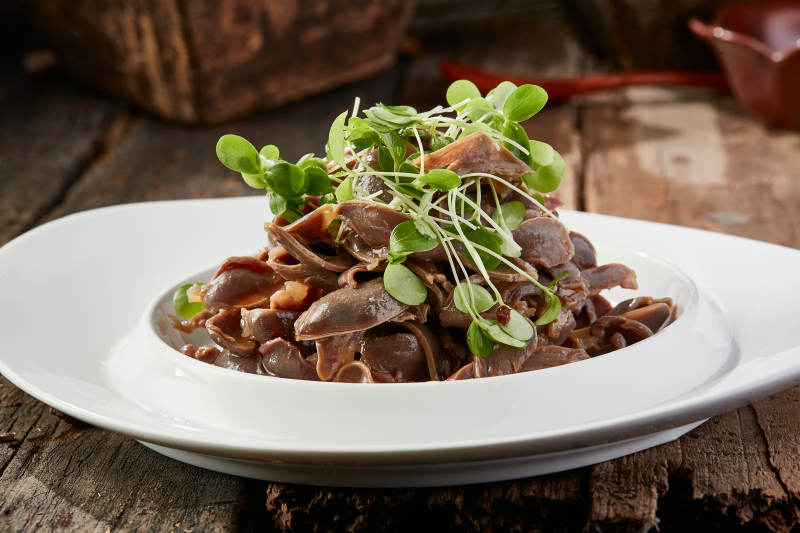 香椿苗凉拌鸡胗花