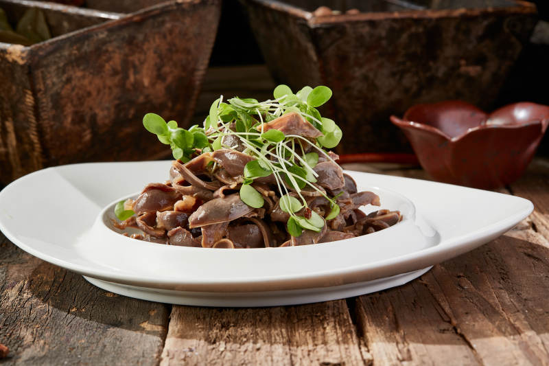 香椿苗凉拌鸡胗花