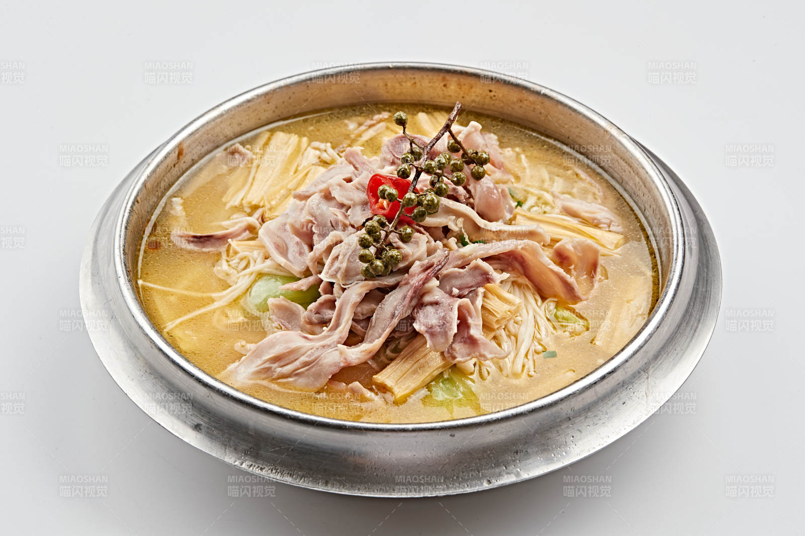 不銹鋼餐具裝的酸湯燴肚絲