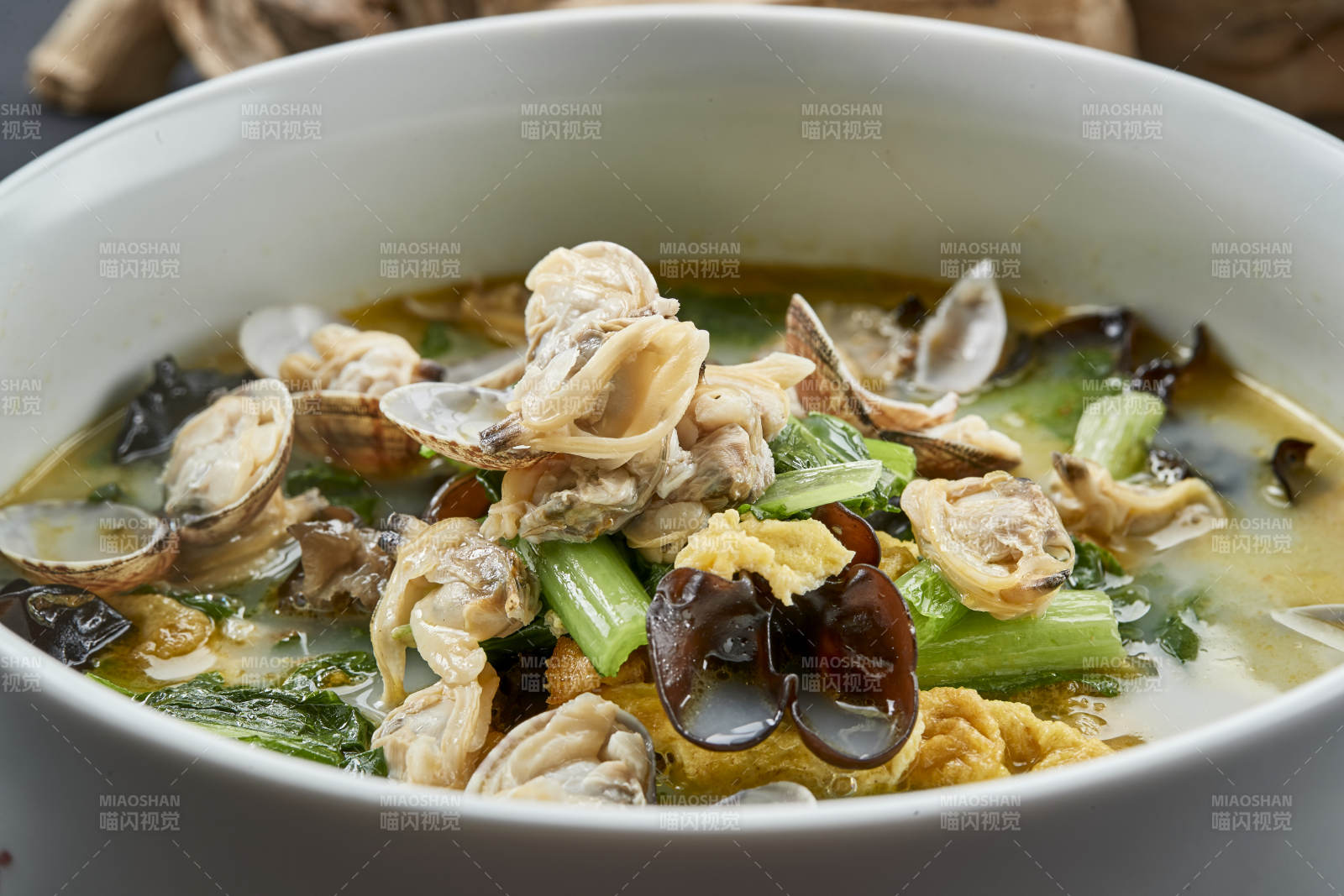 煎蛋木耳小白菜花蛤濃湯