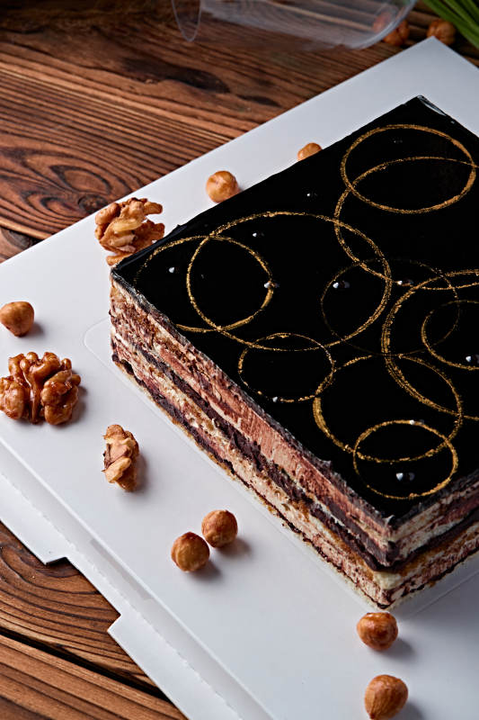 比利黑巧克力鮮奶慕斯杏仁蛋糕