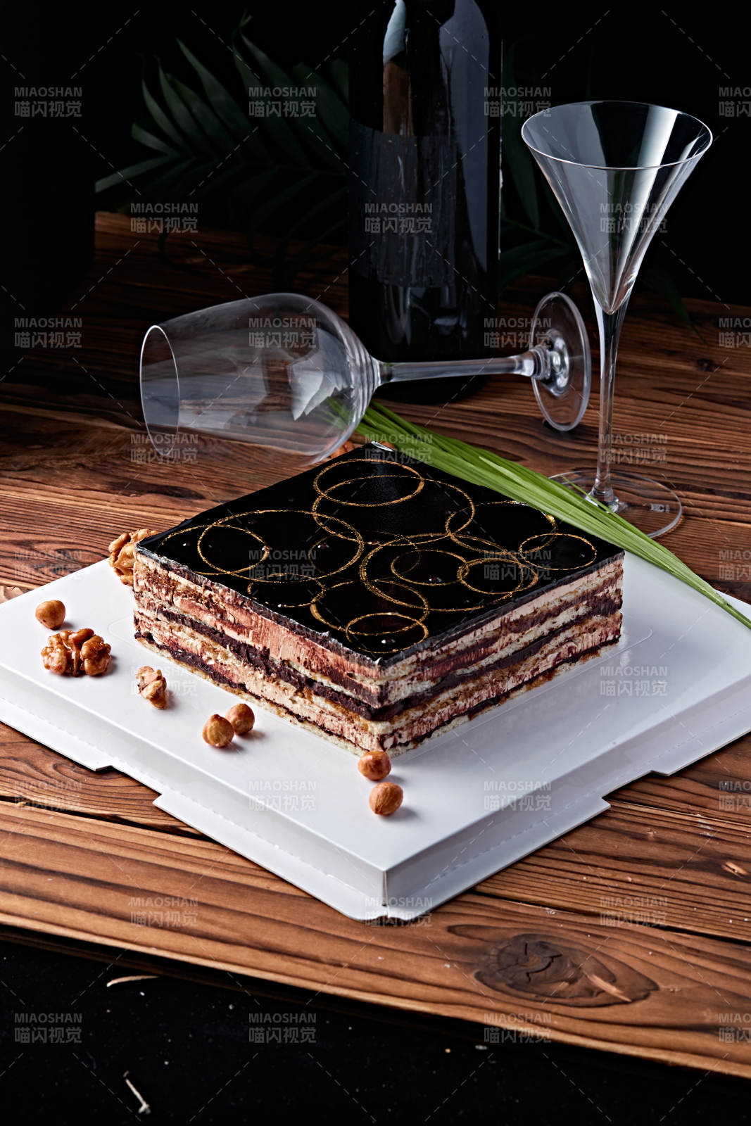 比利黑巧克力鲜奶慕斯杏仁蛋糕