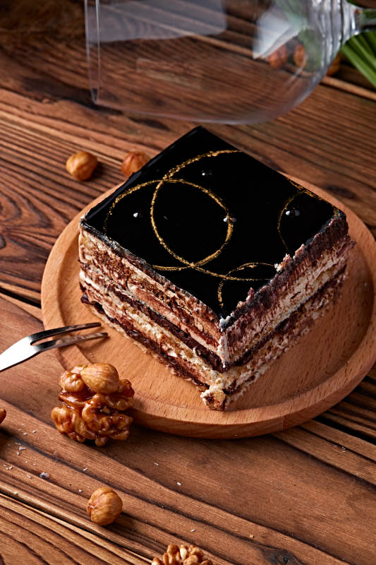 比利黑巧克力鮮奶慕斯杏仁蛋糕