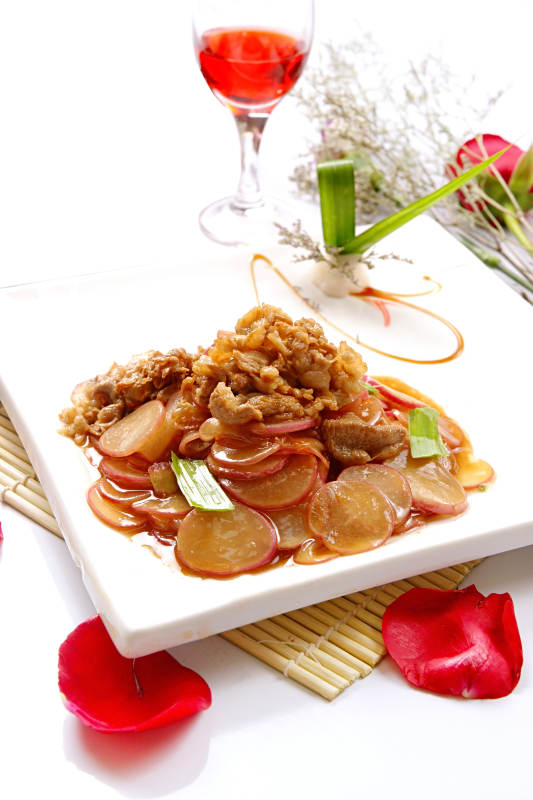 水蘿卜炒五花肉