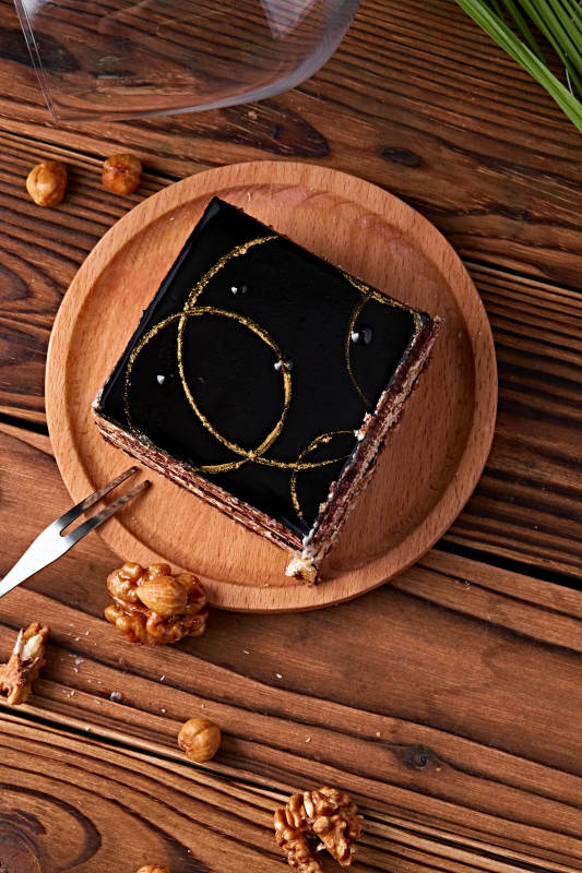 比利黑巧克力鮮奶慕斯杏仁蛋糕