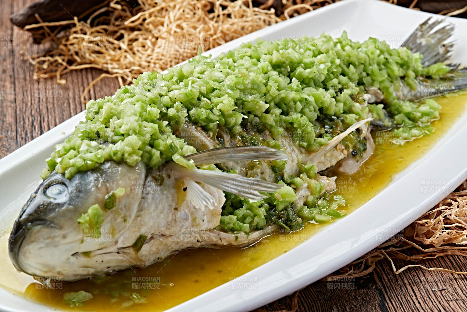 剁椒鲜椒蒸草鱼