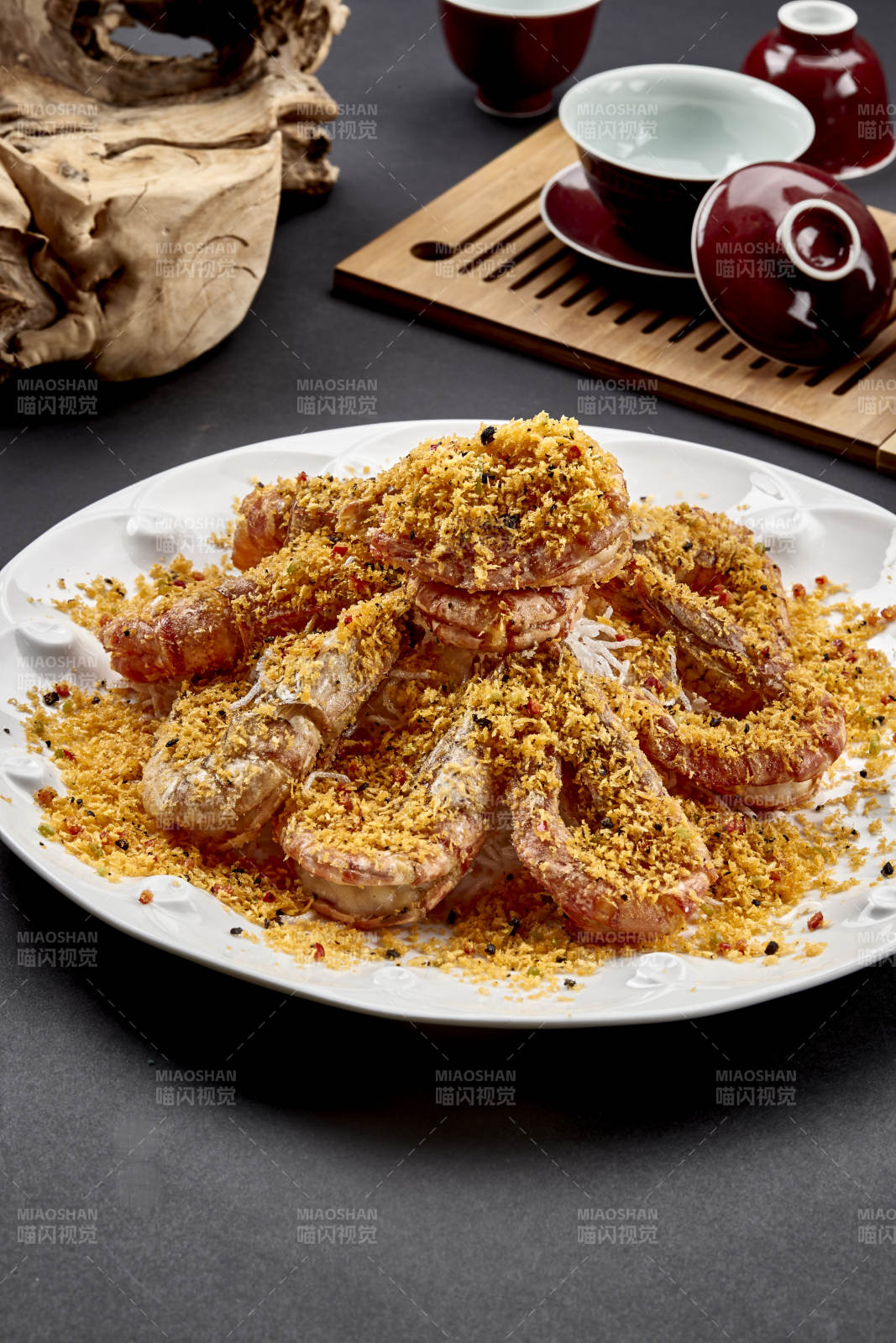 撒粉油炸开背深海大虾