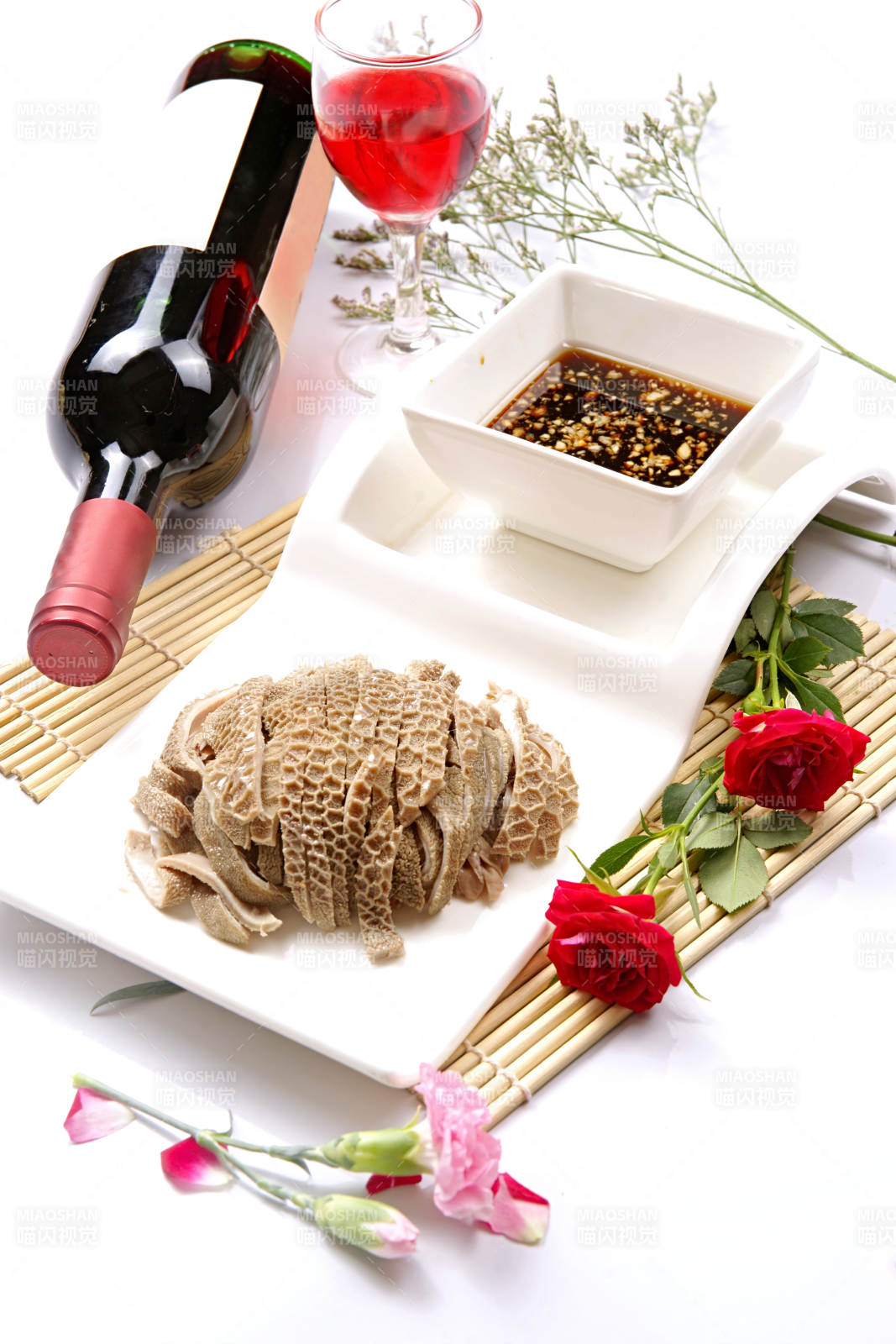 捞汁猪肚丝-摄影图