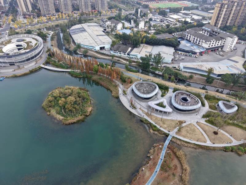 城市湖畔公园航拍（公园）