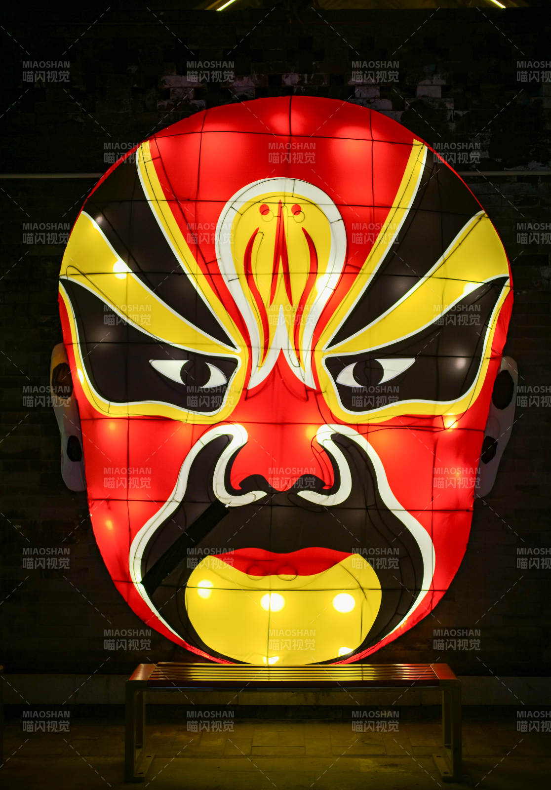 胜芳古镇大戏台—彩灯脸谱