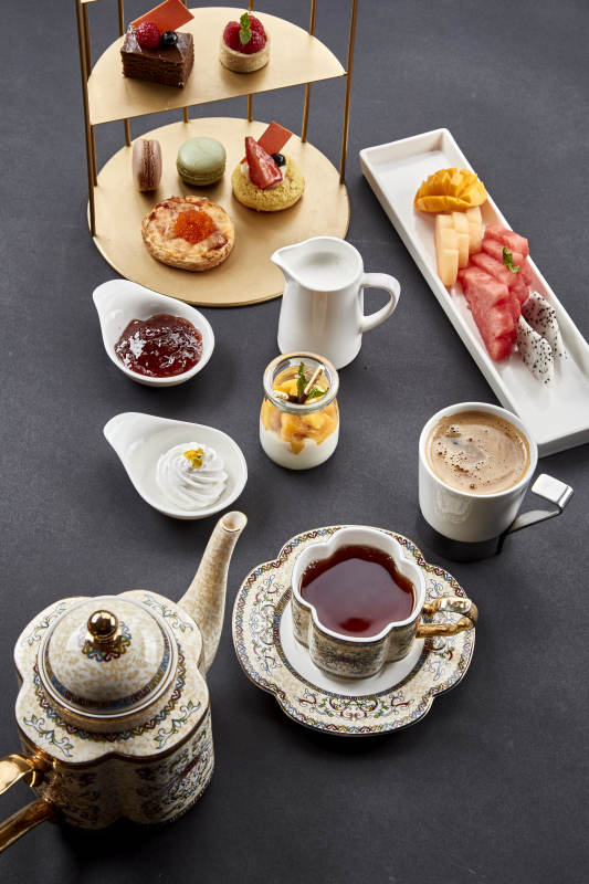 铺满一桌的精致美味英式下午茶
