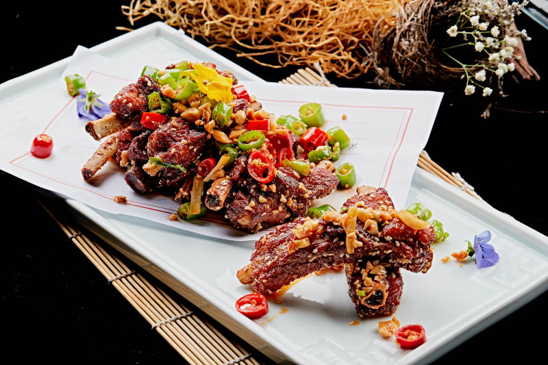 香辣油炸豬肋骨