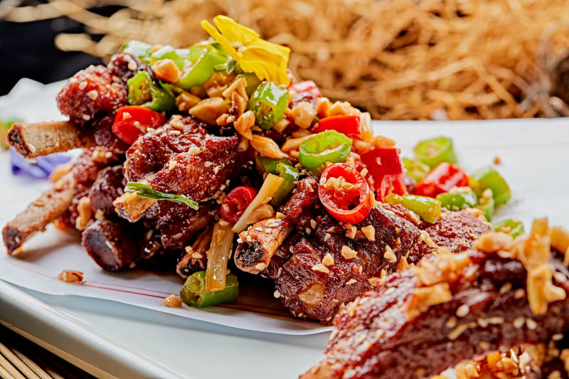 香辣油炸豬肋骨