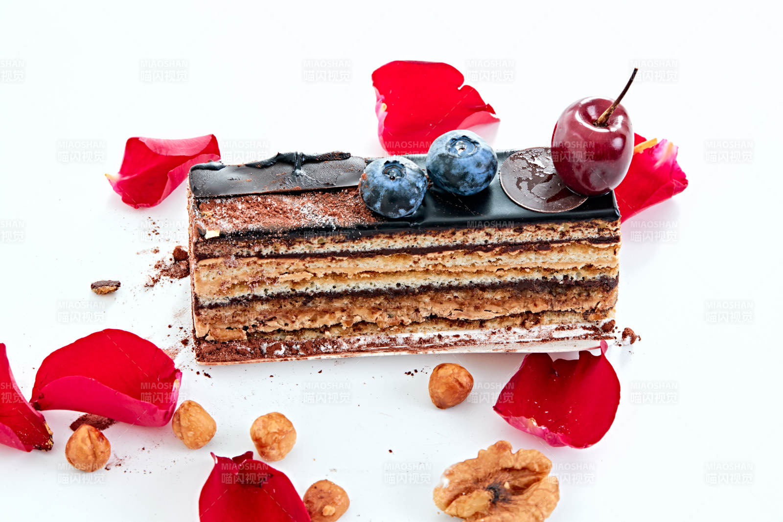 制作精美的法式小甜品蛋糕