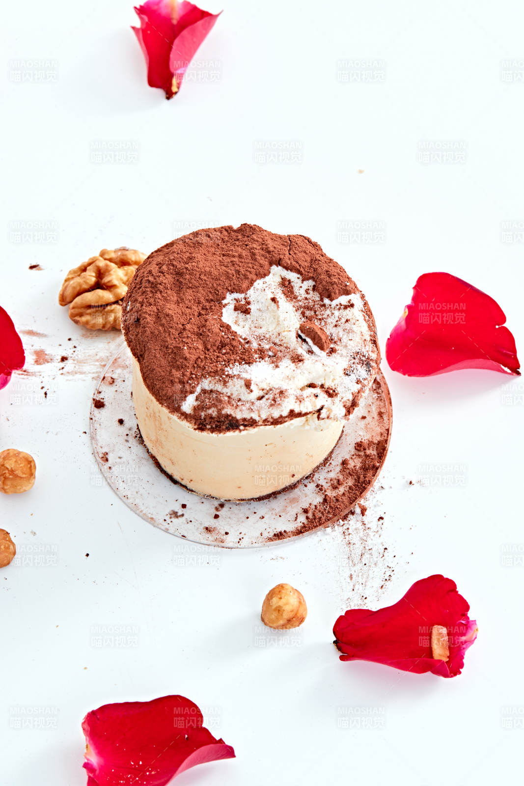 制作精美的法式小甜品蛋糕