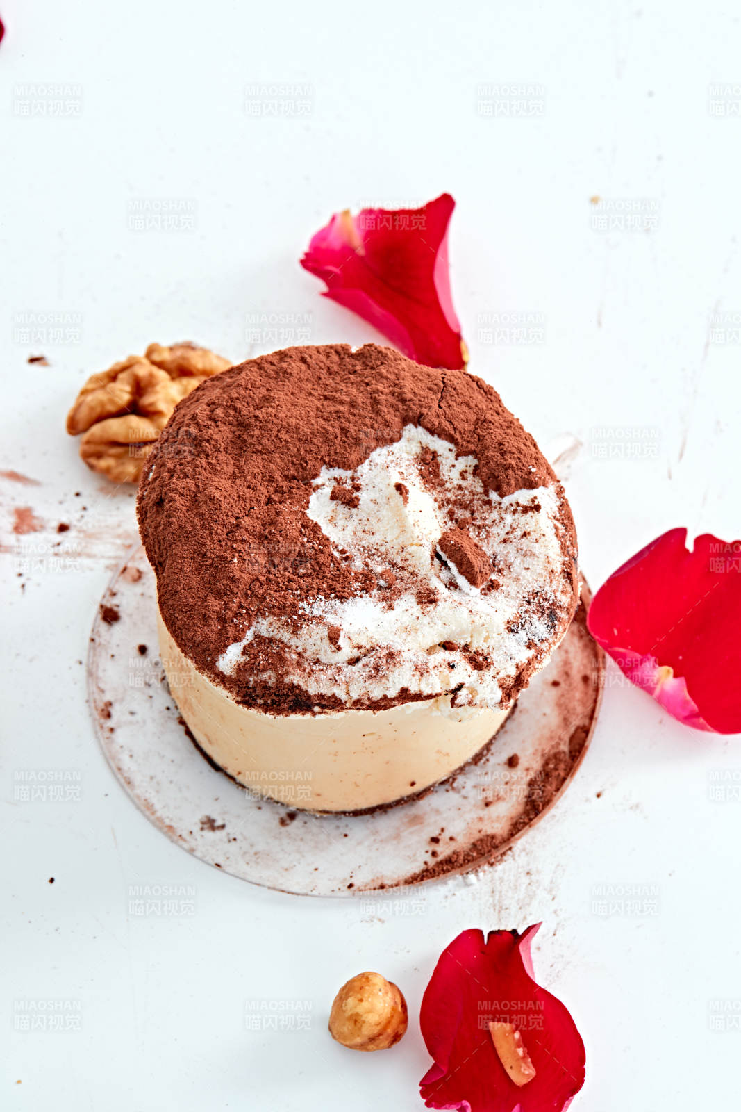 制作精美的法式小甜品蛋糕