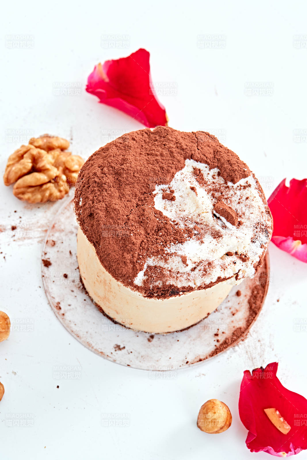 制作精美的法式小甜品蛋糕