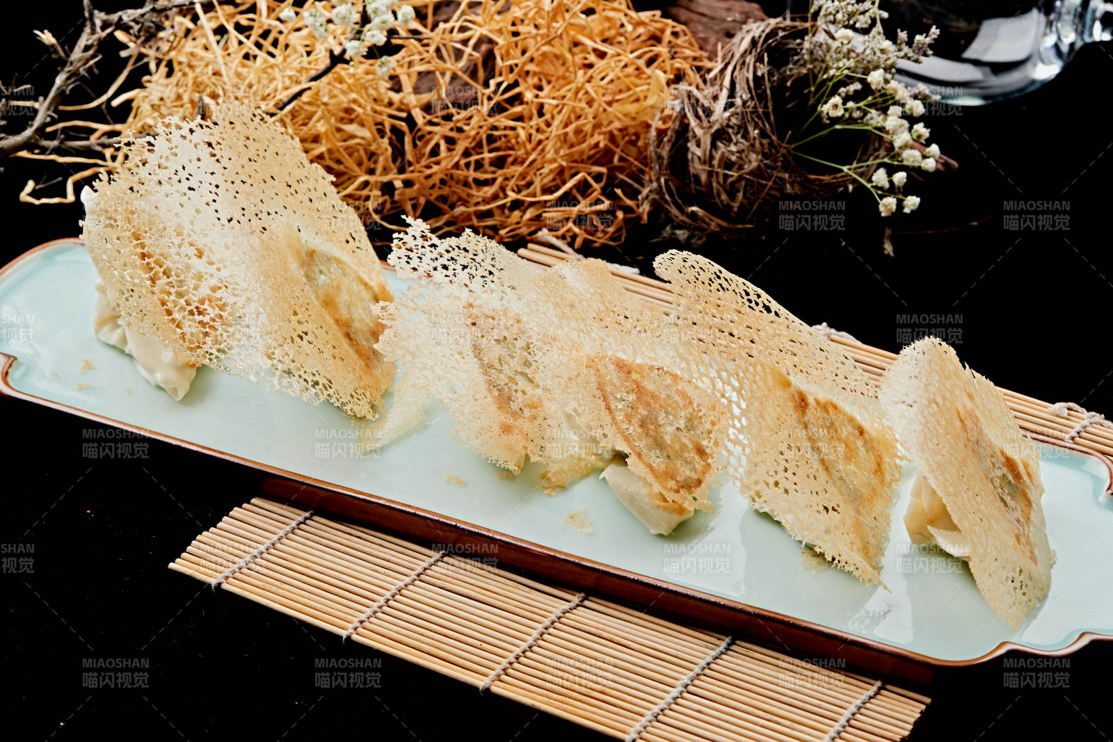 雪花漁網(wǎng)水煎包