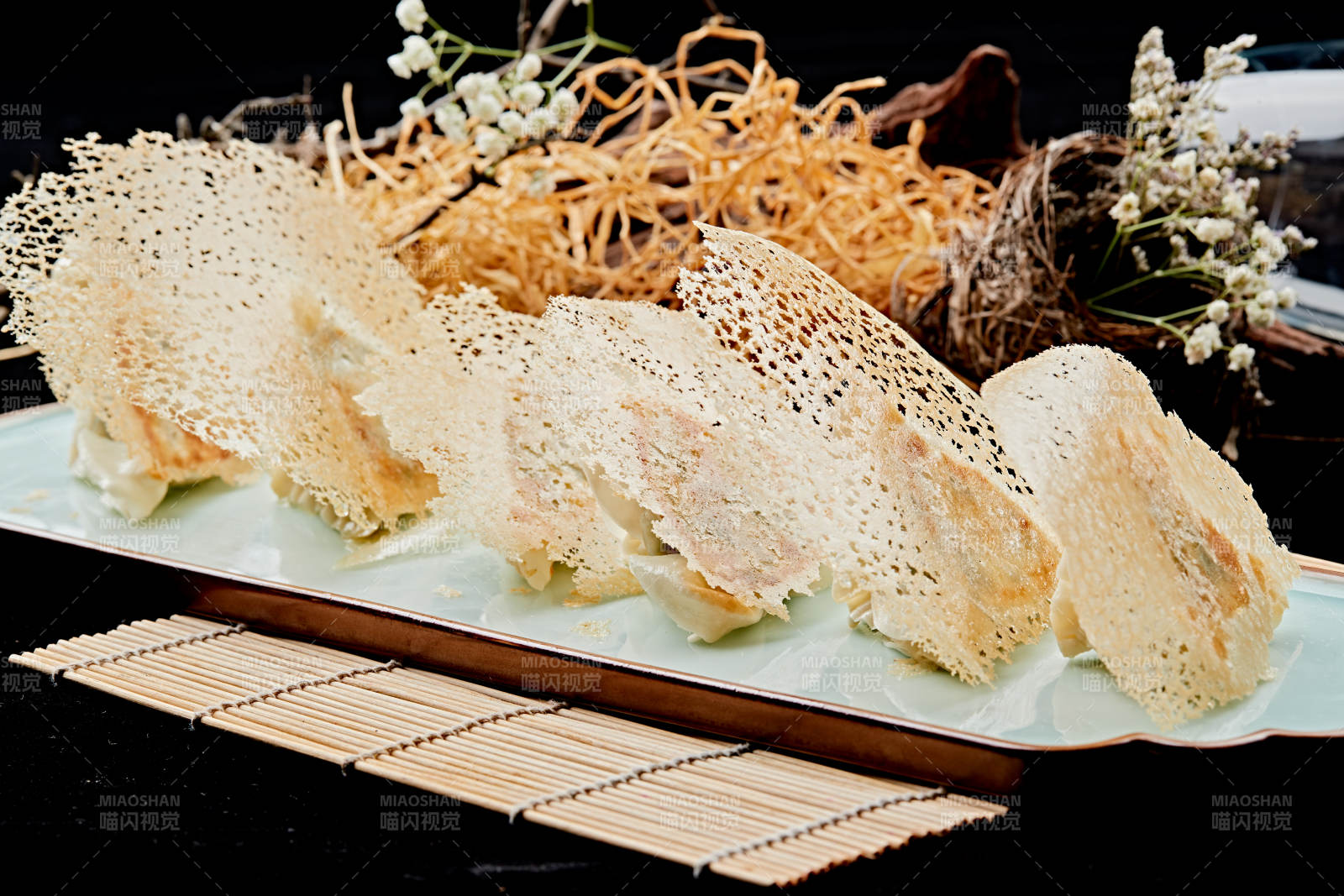 雪花漁網(wǎng)水煎包