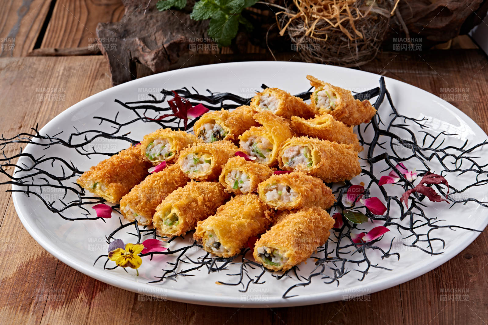 油炸黃金蛋皮卷蝦滑蟹肉