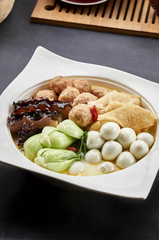 陆海空海参肉丸竹荪鹌鹑蛋油菜