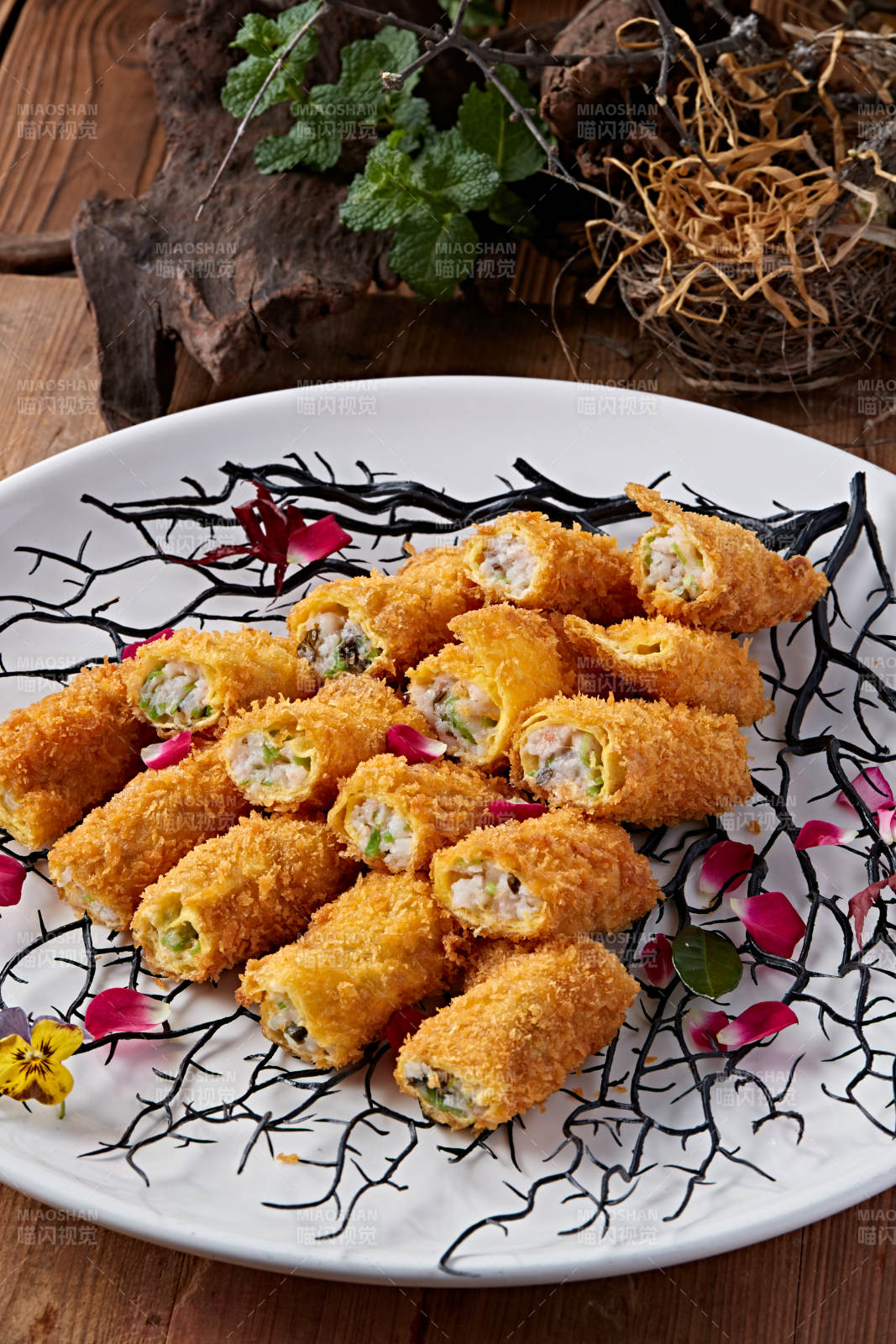 油炸黃金蛋皮卷蝦滑蟹肉