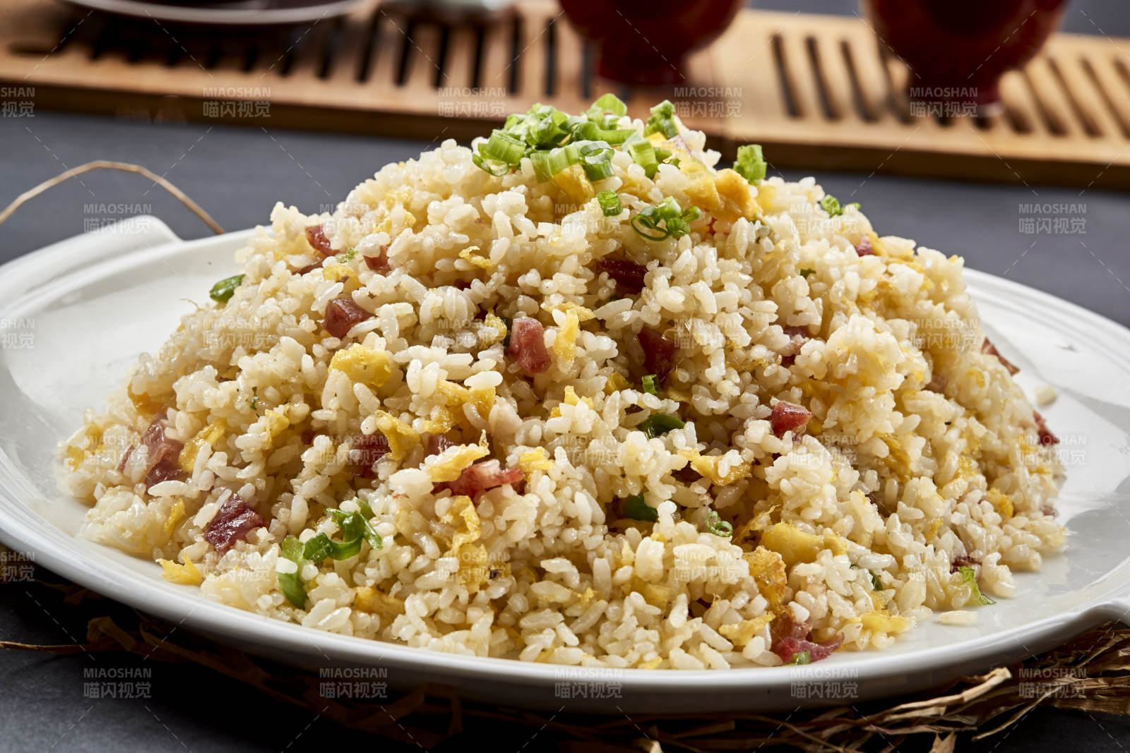 傳統(tǒng)主食廣式臘味黃金蛋炒飯