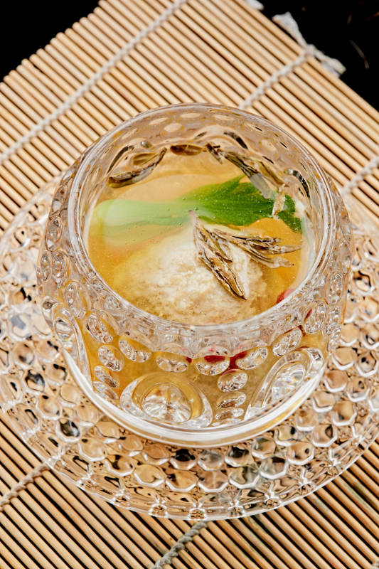 鸡汤龙井狮子头