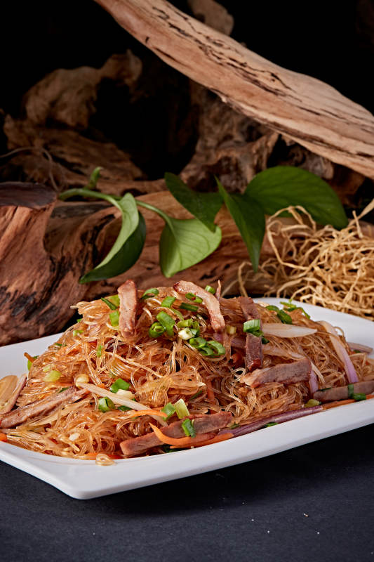 烧腊猪肉炒米粉