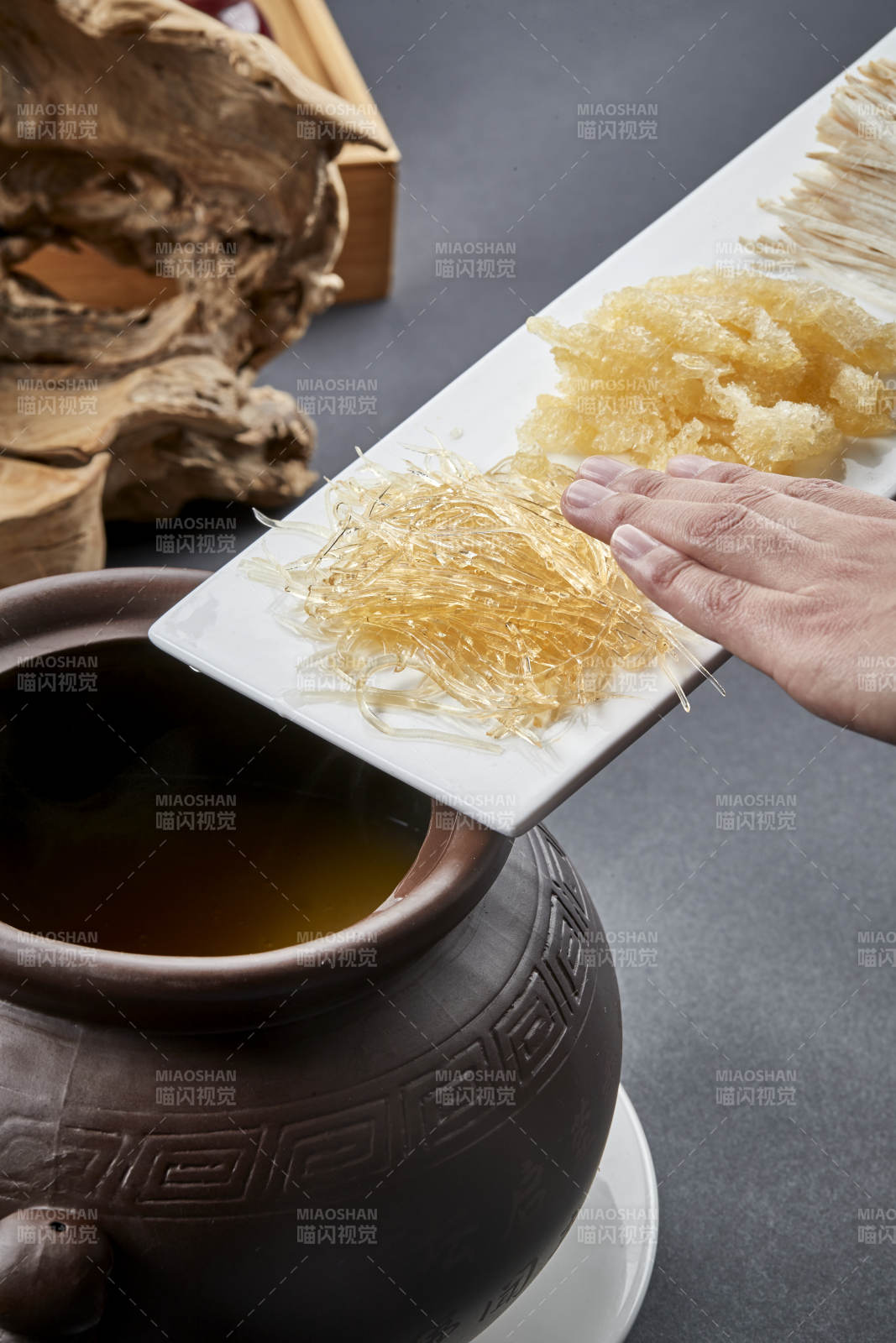 传统粤菜养生鱼翅山珍佛跳墙