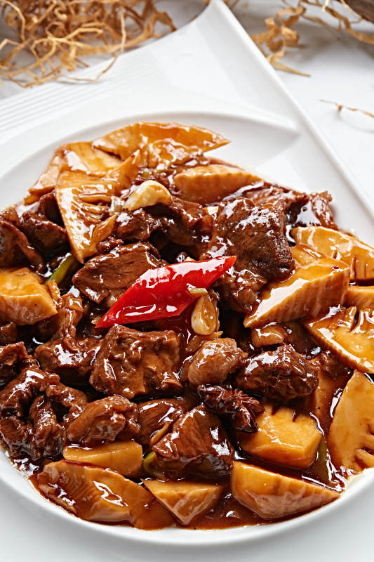 酱香冬笋烧牛腱