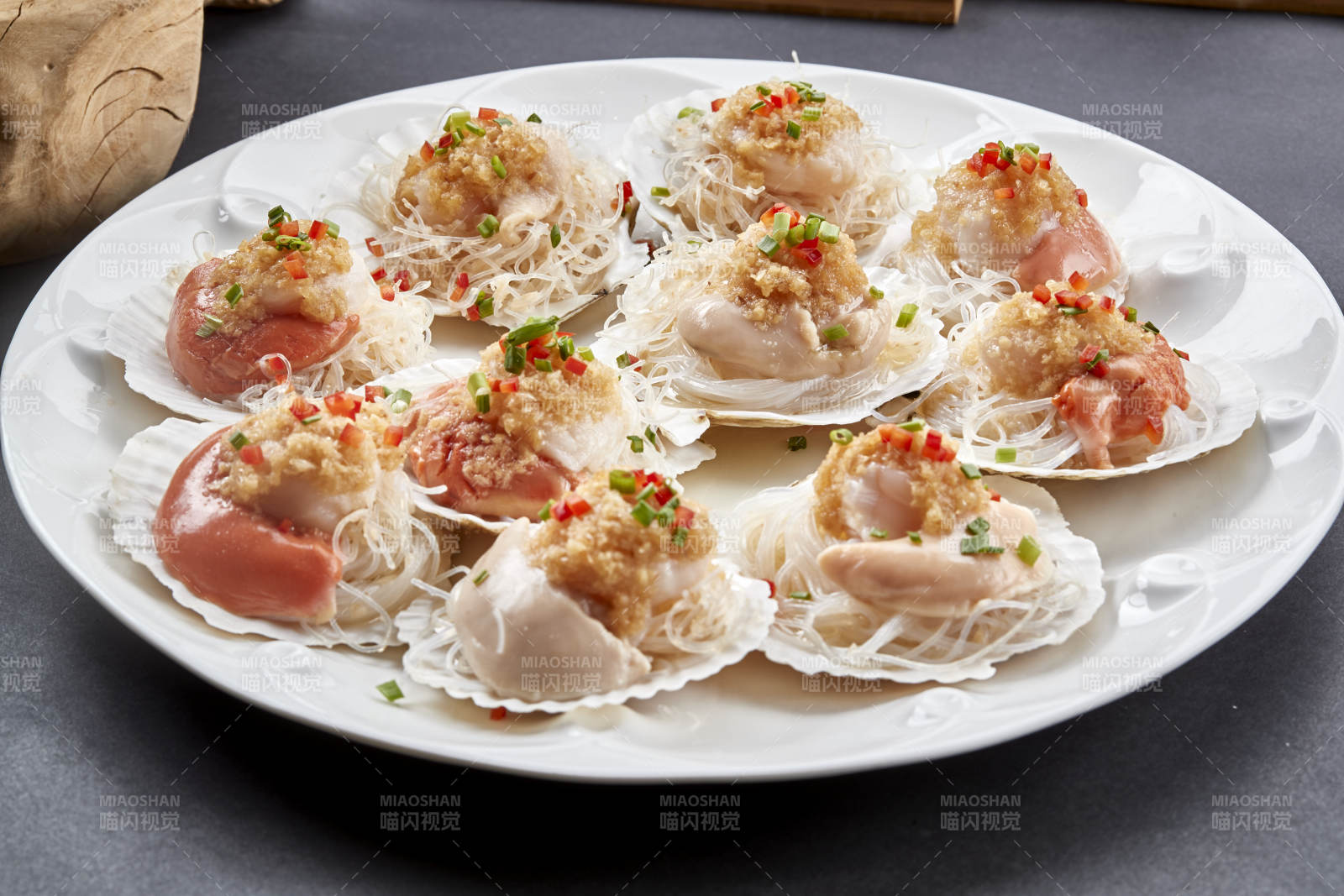 蒜蓉粉丝蒸带黄大扇贝