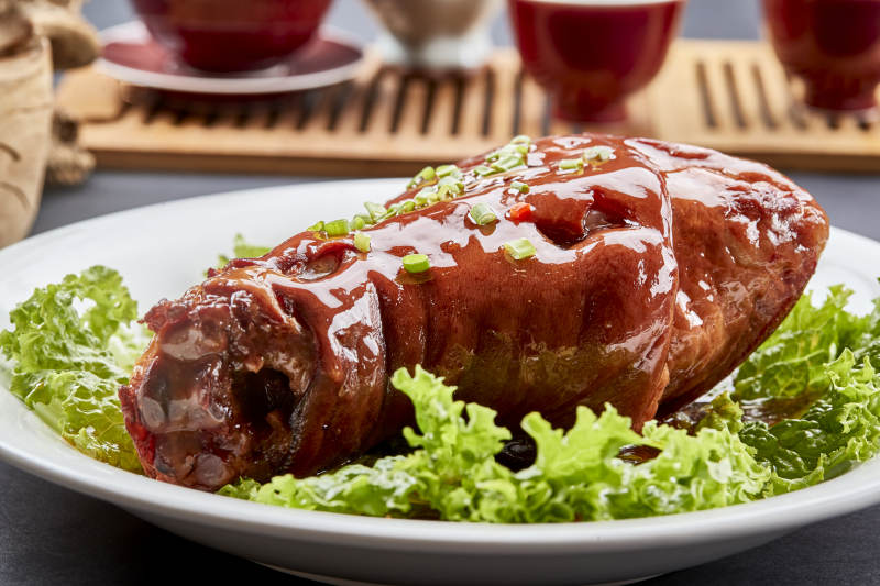 瑶柱带子配红烧猪肘子